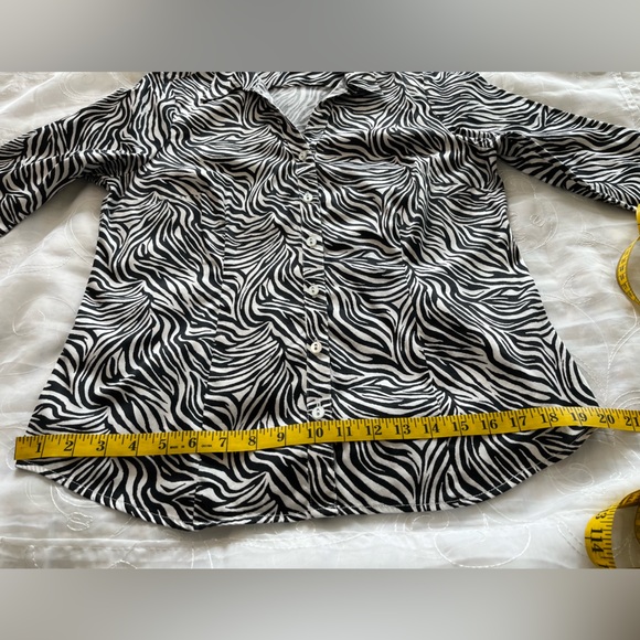 212 Collection Stretch Women’s Medium Black/White Button Down Top - Picture 6 of 14
